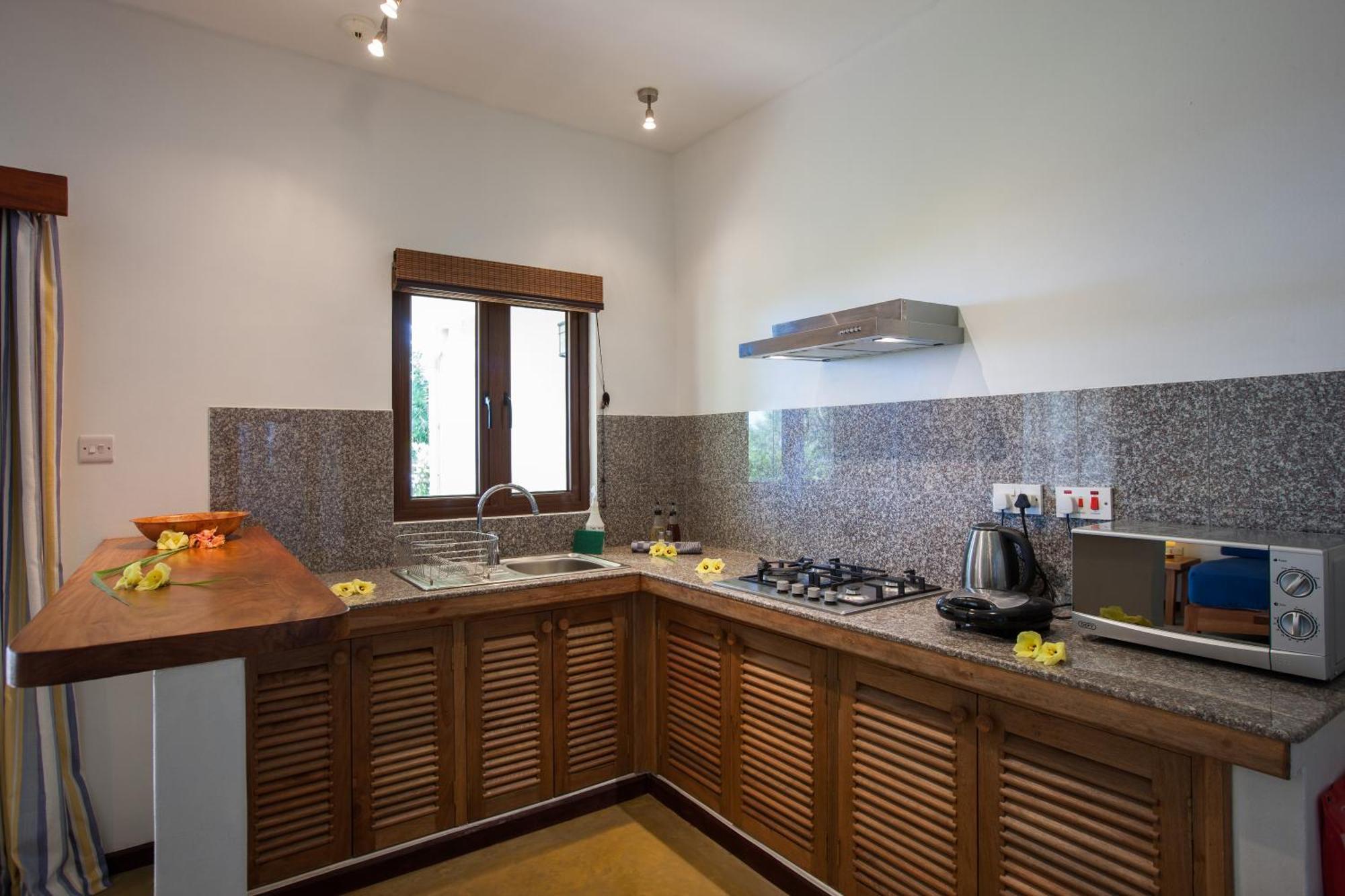L'Hirondelle Self Catering Guest House Anse Volbert Village Exterior foto